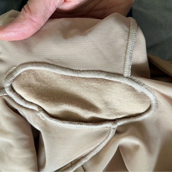 Assets by Spanx High Waisted Super Slimming Shorts Large Sand Inseam 3” NWOT - Picture 7 of 7